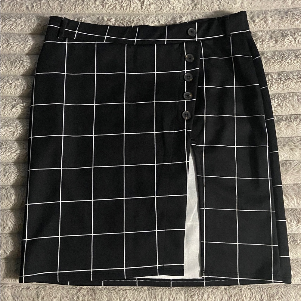 Black And White Plus Size Grid Pattern Skirt - image 1